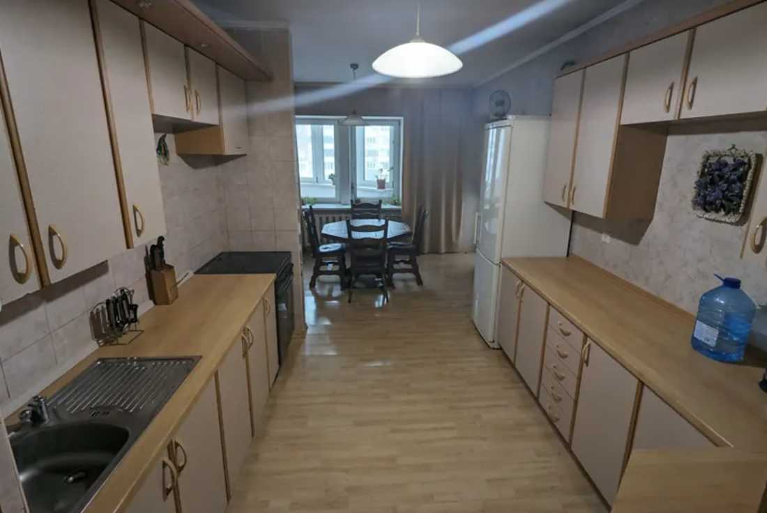 Продажа 3-комнатной квартиры 149.4 м², Героев Сталинграда просп., 22