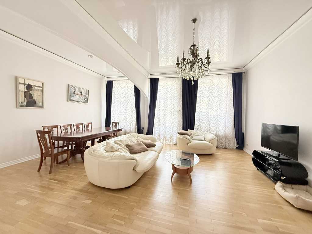 Аренда 4-комнатной квартиры 142 м², Шота Руставели ул., 12