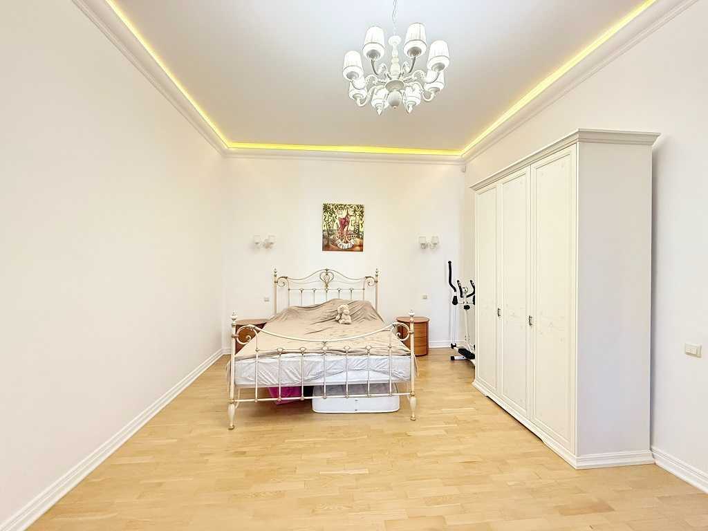 Аренда 4-комнатной квартиры 142 м², Шота Руставели ул., 12