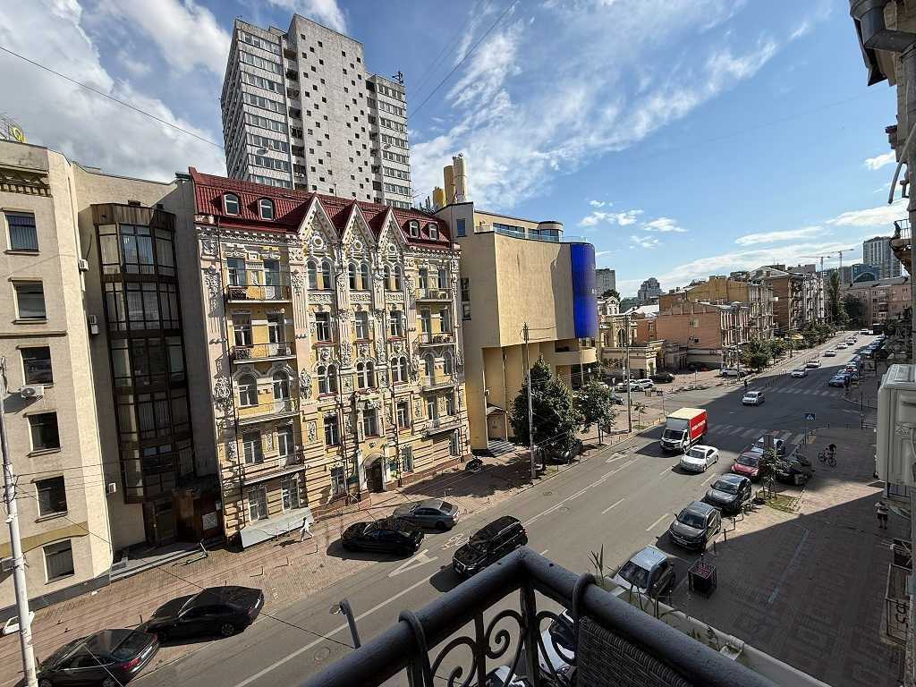 Аренда 4-комнатной квартиры 142 м², Шота Руставели ул., 12