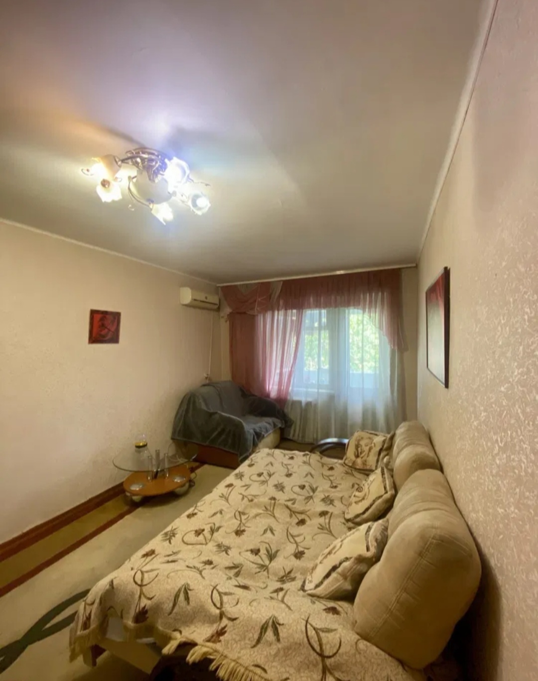 Продаж 1-кімнатної квартири 32 м², Космонавтов вул.