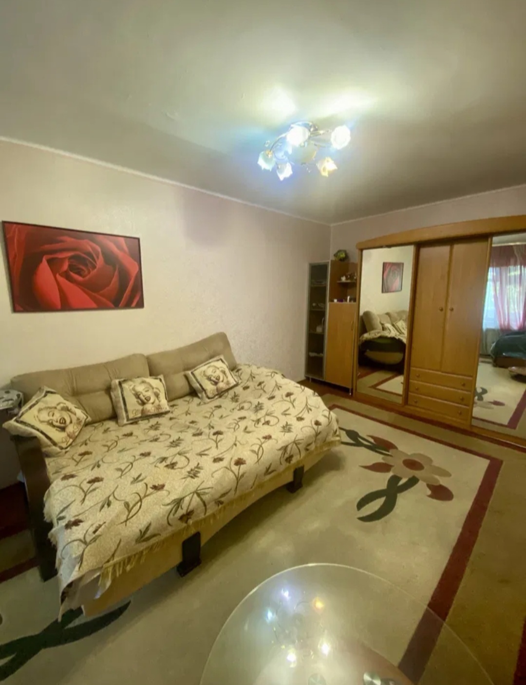 Продаж 1-кімнатної квартири 32 м², Космонавтов вул.