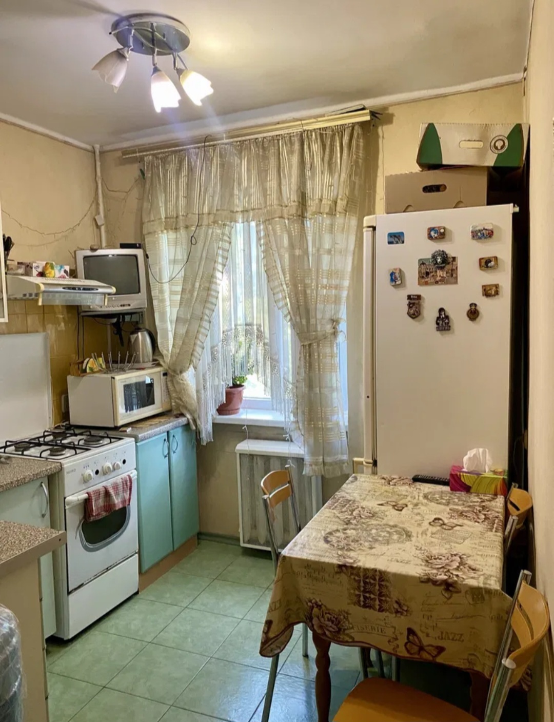 Продаж 1-кімнатної квартири 32 м², Космонавтов вул.