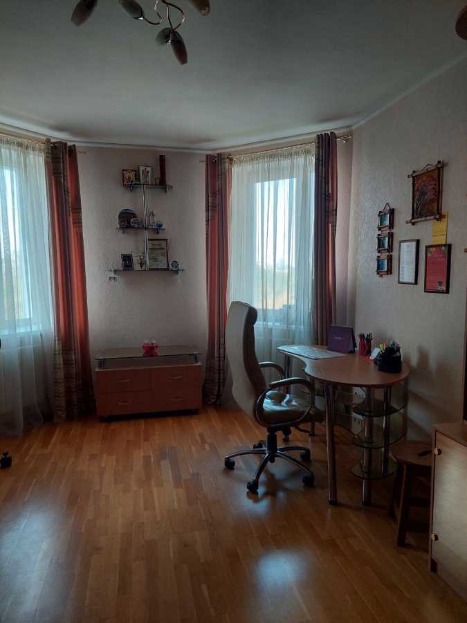 Аренда 2-комнатной квартиры 90 м², Николая Амосова ул.