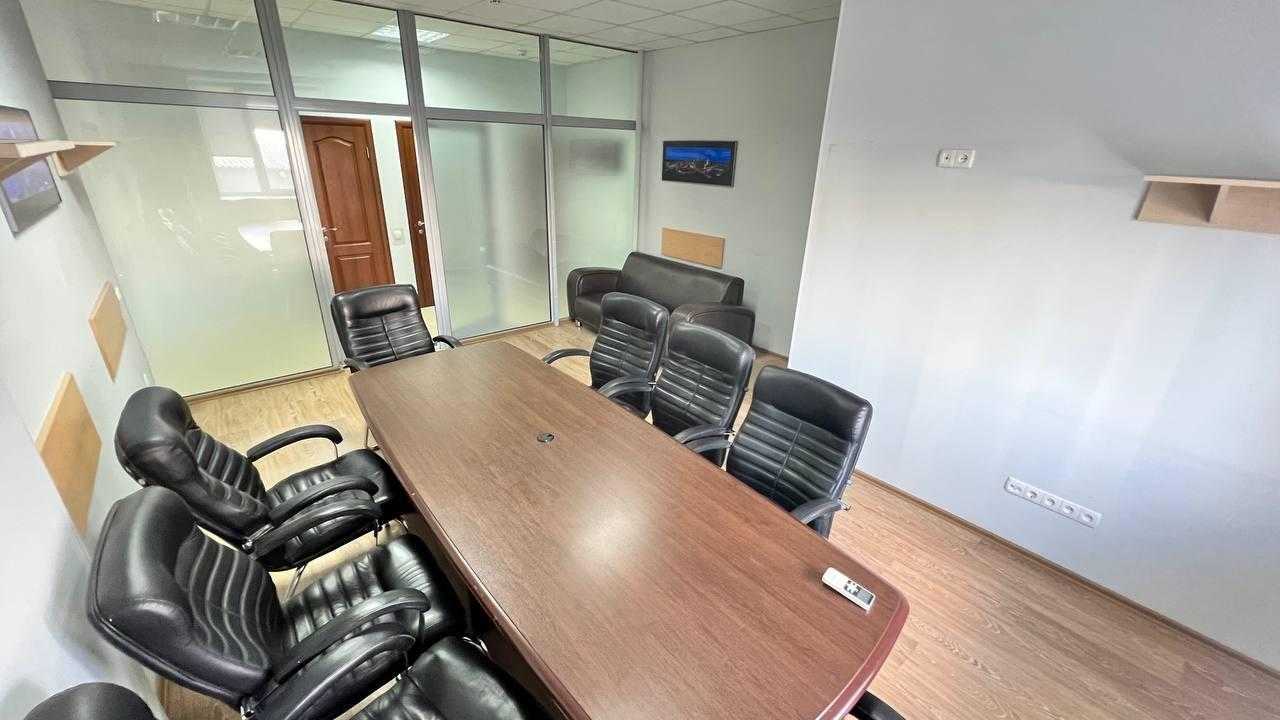 Оренда офісу 180 м², Євгена Коновальця вул., 32Г