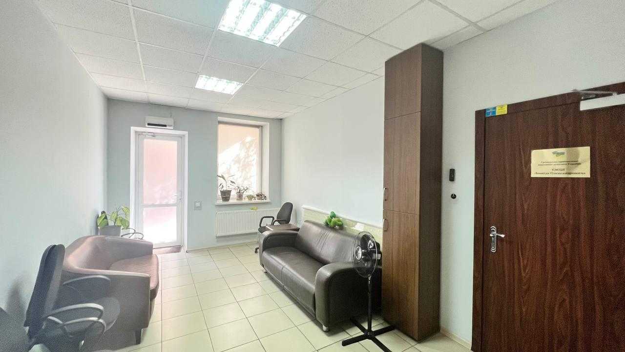 Оренда офісу 180 м², Євгена Коновальця вул., 32Г