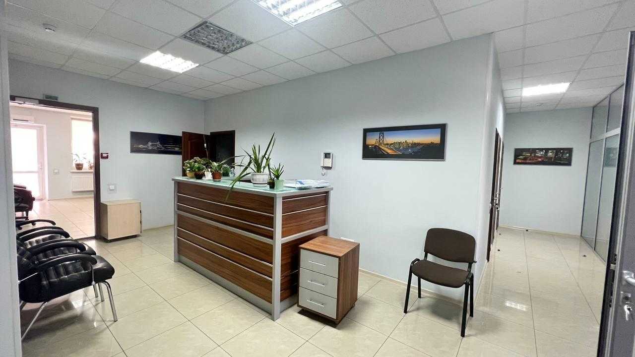 Оренда офісу 180 м², Євгена Коновальця вул., 32Г