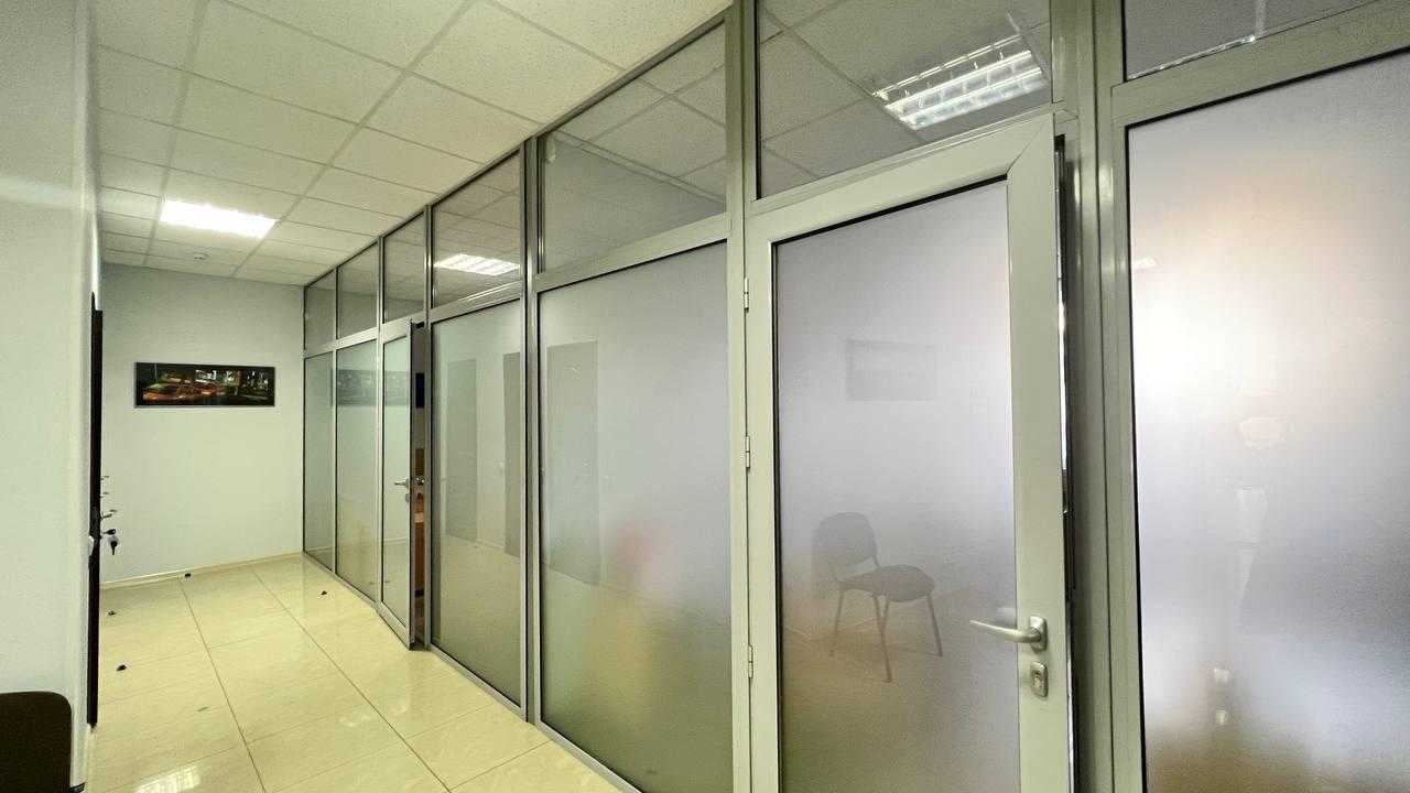 Оренда офісу 180 м², Євгена Коновальця вул., 32Г