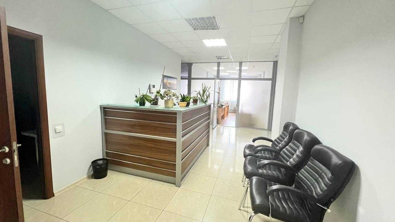 Оренда офісу 180 м², Євгена Коновальця вул., 32Г