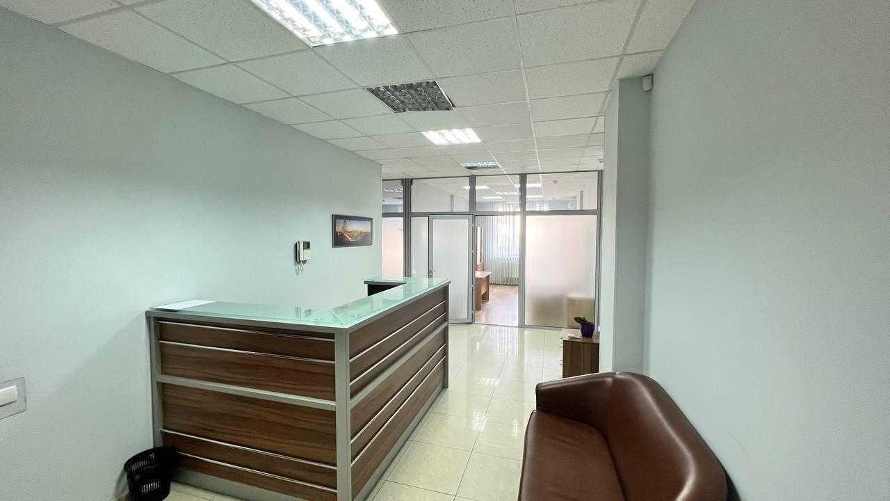 Оренда офісу 180 м², Євгена Коновальця вул., 32Г