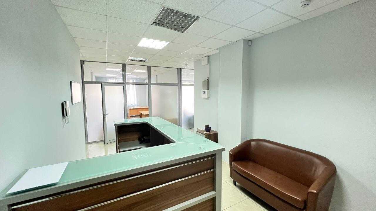 Оренда офісу 180 м², Євгена Коновальця вул., 32Г
