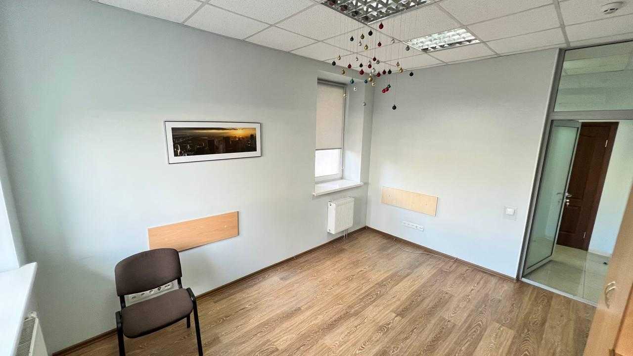 Оренда офісу 180 м², Євгена Коновальця вул., 32Г