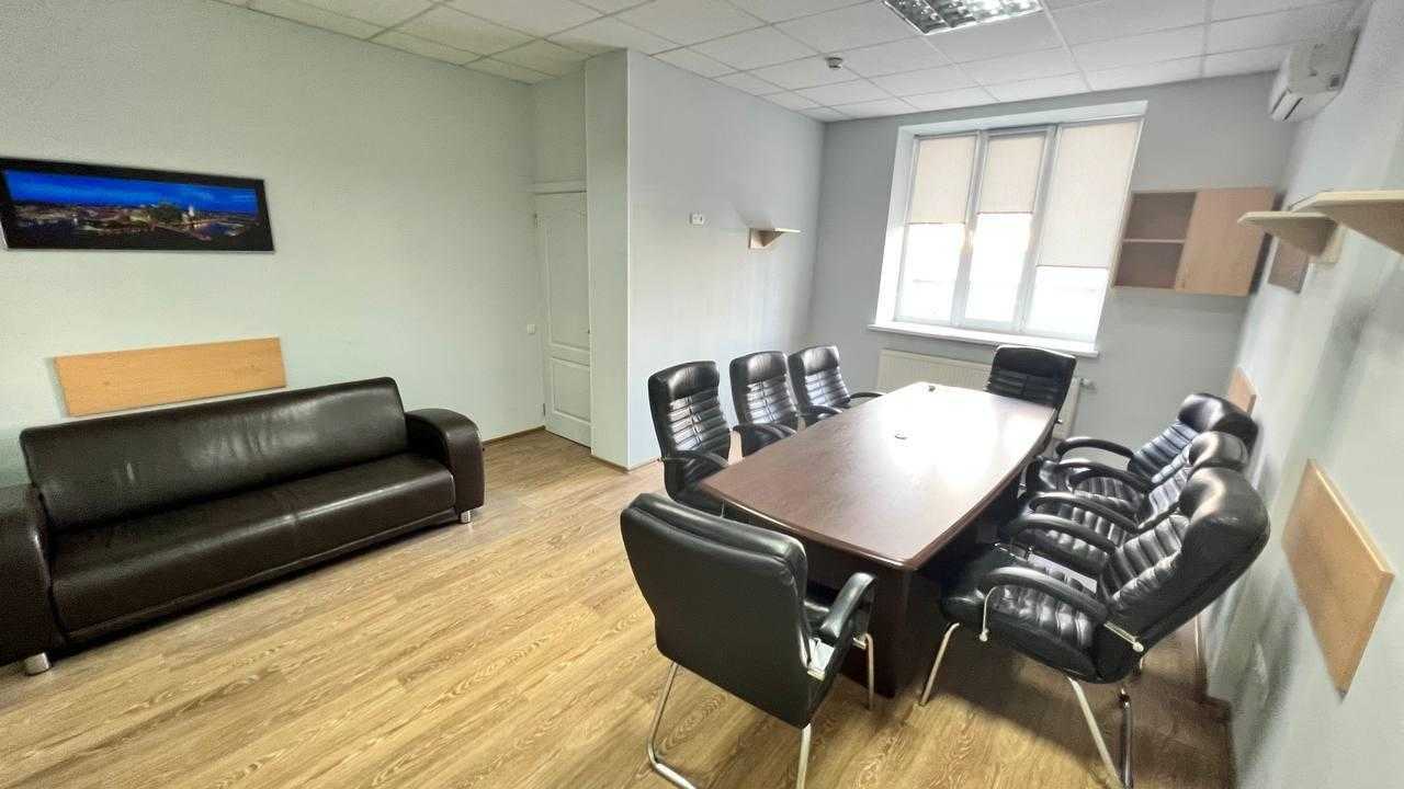Оренда офісу 180 м², Євгена Коновальця вул., 32Г