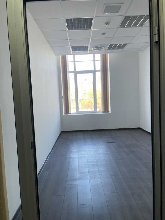 Оренда офісу 626 м², Миколи Грінченко вул., 4б