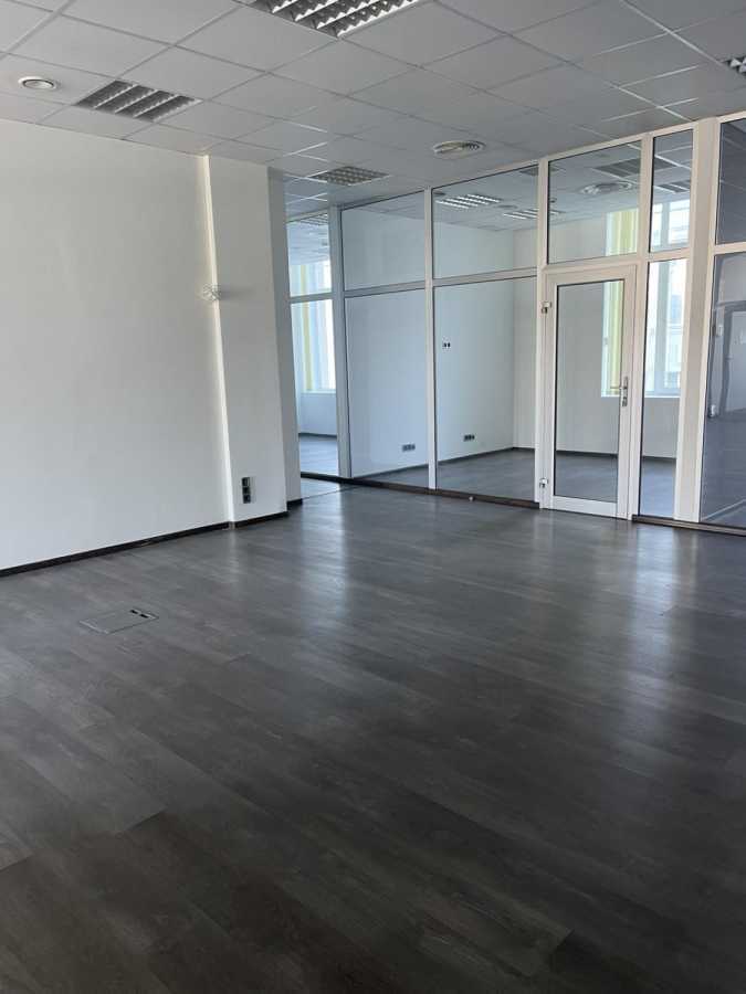 Оренда офісу 626 м², Миколи Грінченко вул., 4б