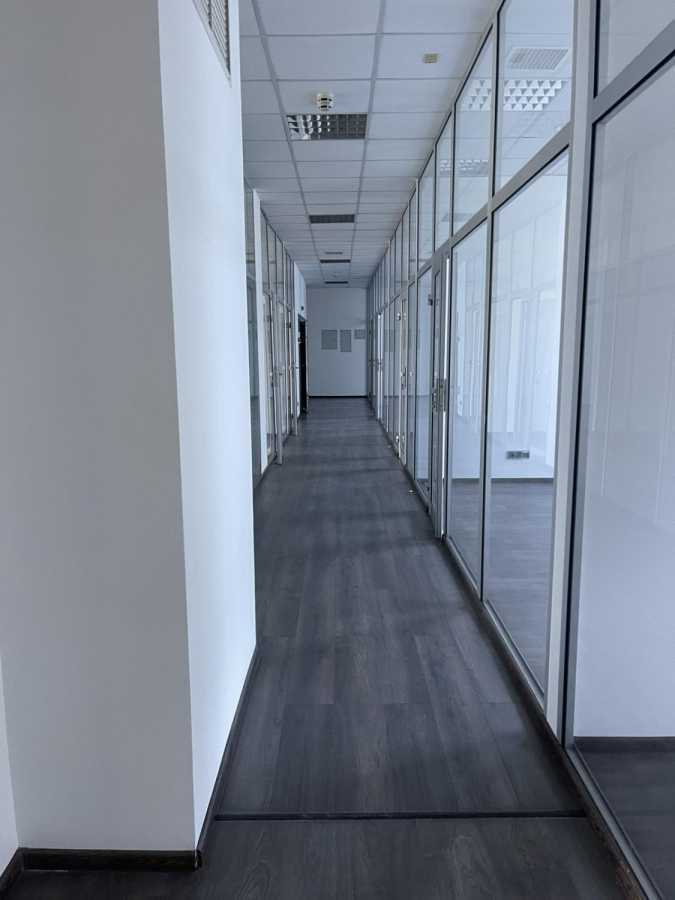 Оренда офісу 626 м², Миколи Грінченко вул., 4б