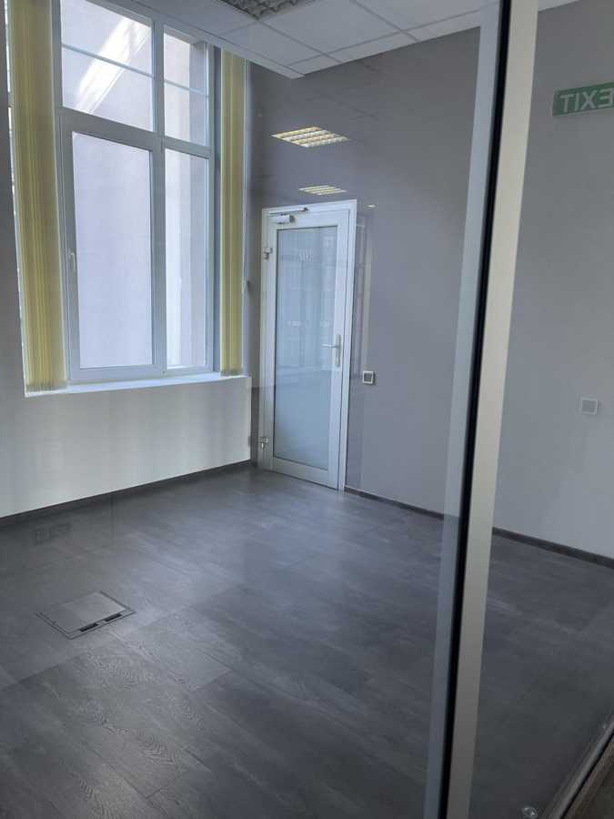 Оренда офісу 626 м², Миколи Грінченко вул., 4б