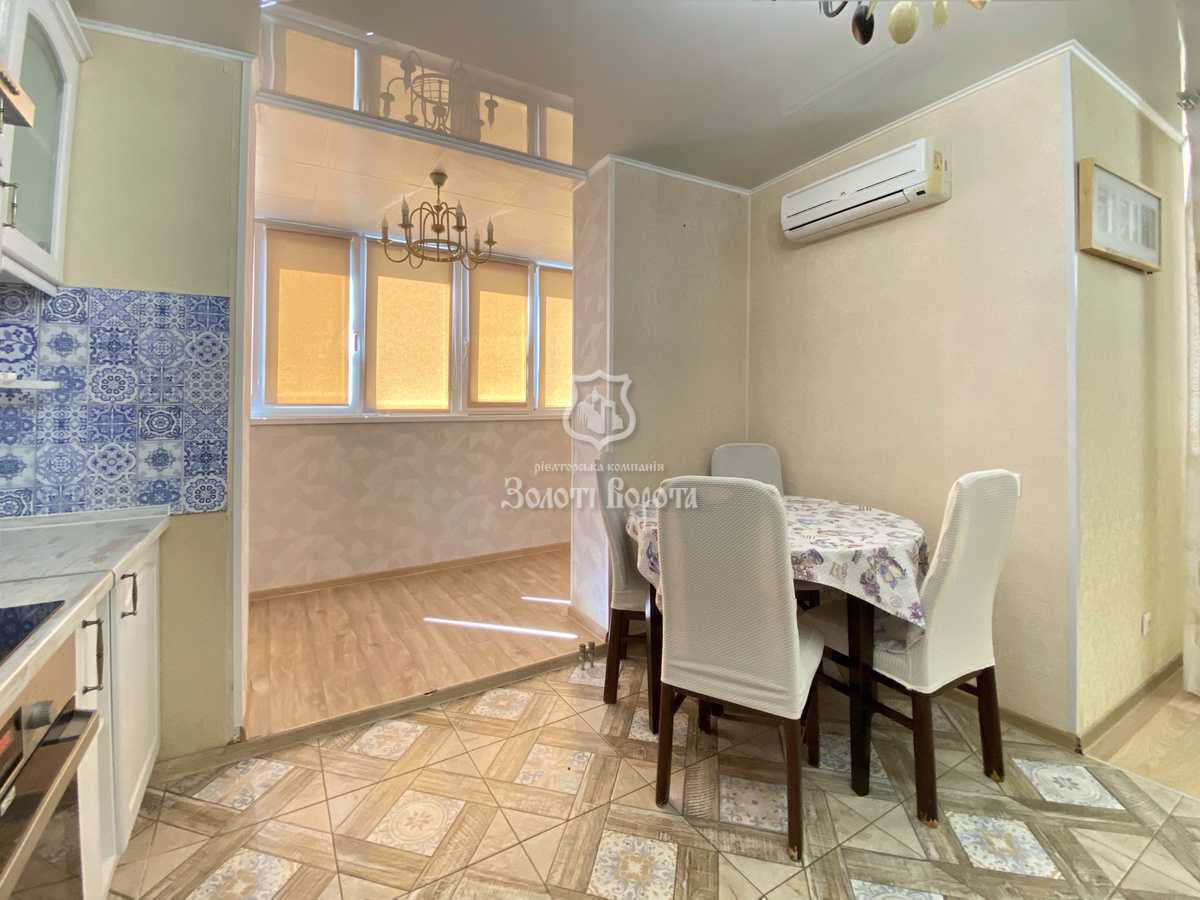 Продаж 3-кімнатної квартири 82.1 м², Набережна вул., 6Г