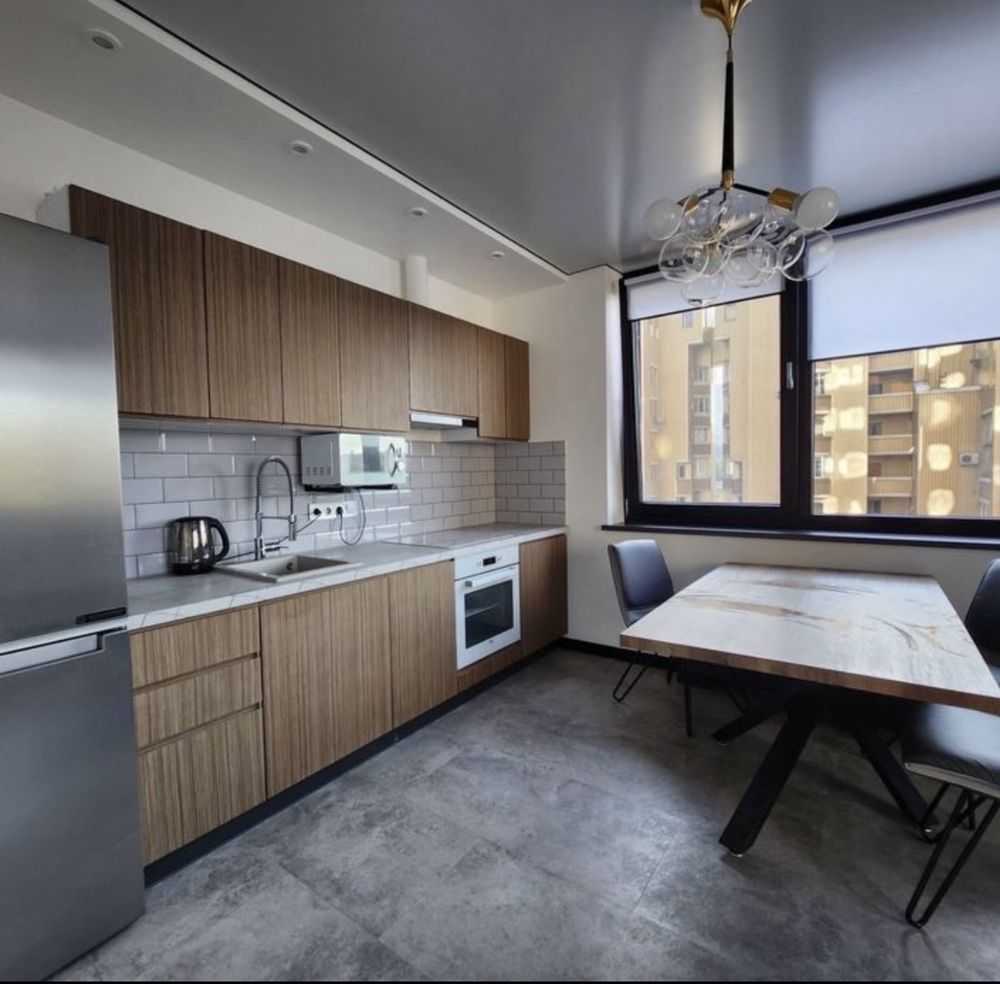 Продажа 2-комнатной квартиры 70 м², Владимира Антоновича ул., 74