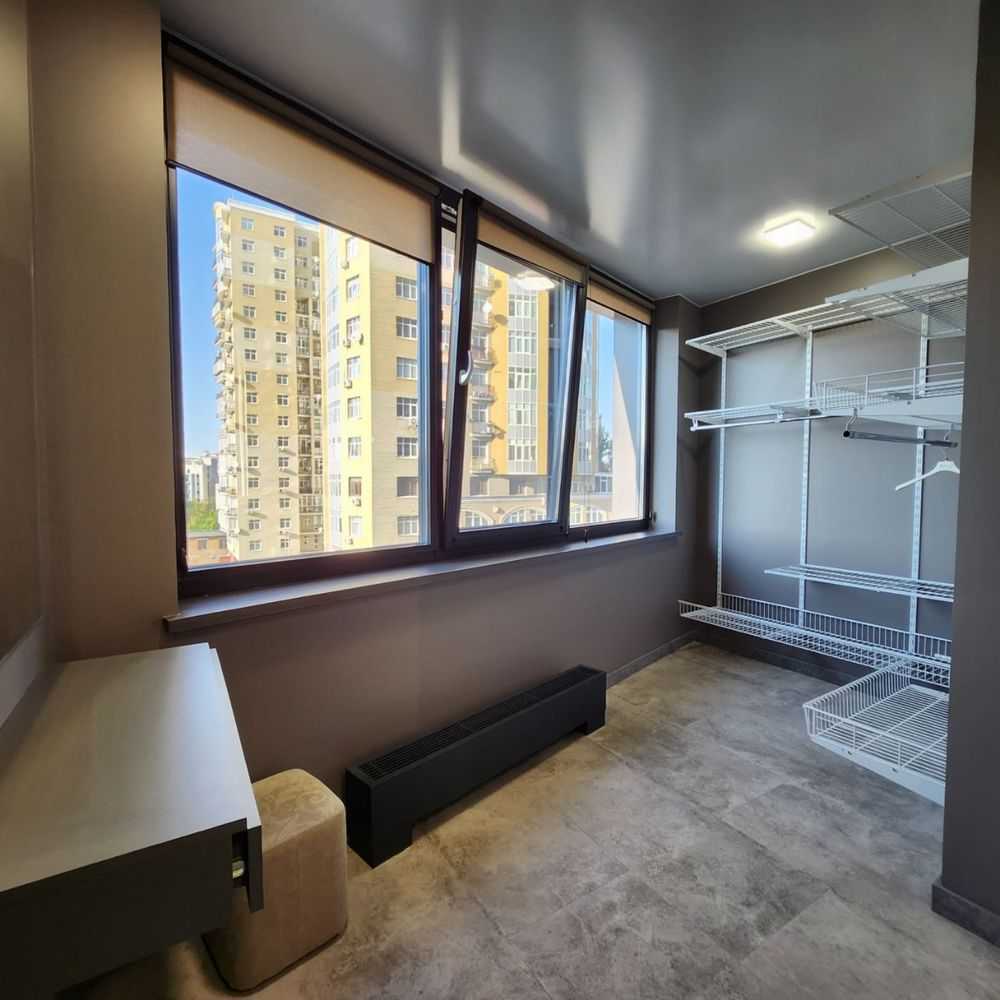 Продажа 2-комнатной квартиры 70 м², Владимира Антоновича ул., 74