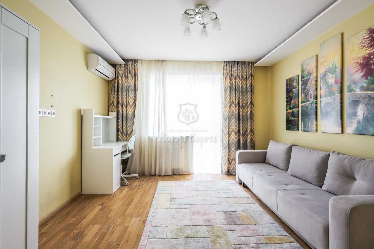 Продаж 3-кімнатної квартири 100.1 м², Гарматна вул., 38А