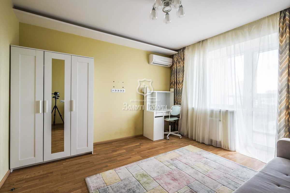 Продаж 3-кімнатної квартири 100.1 м², Гарматна вул., 38А