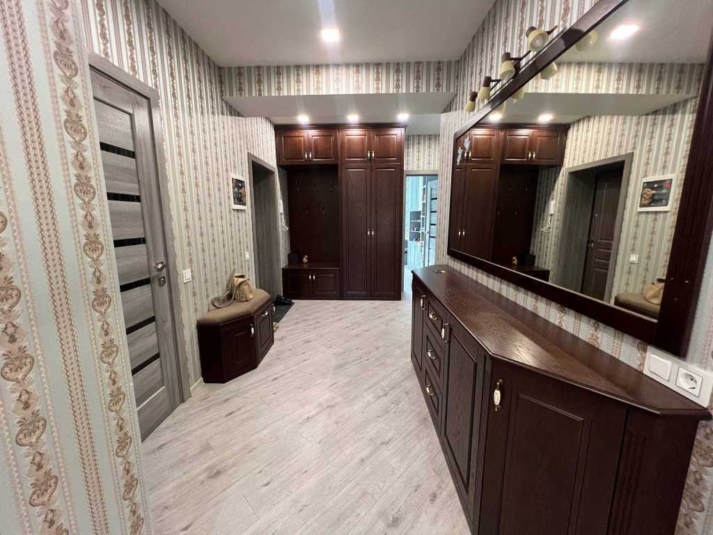 Продажа 4-комнатной квартиры 88 м², Военный городок 11-й ул.
