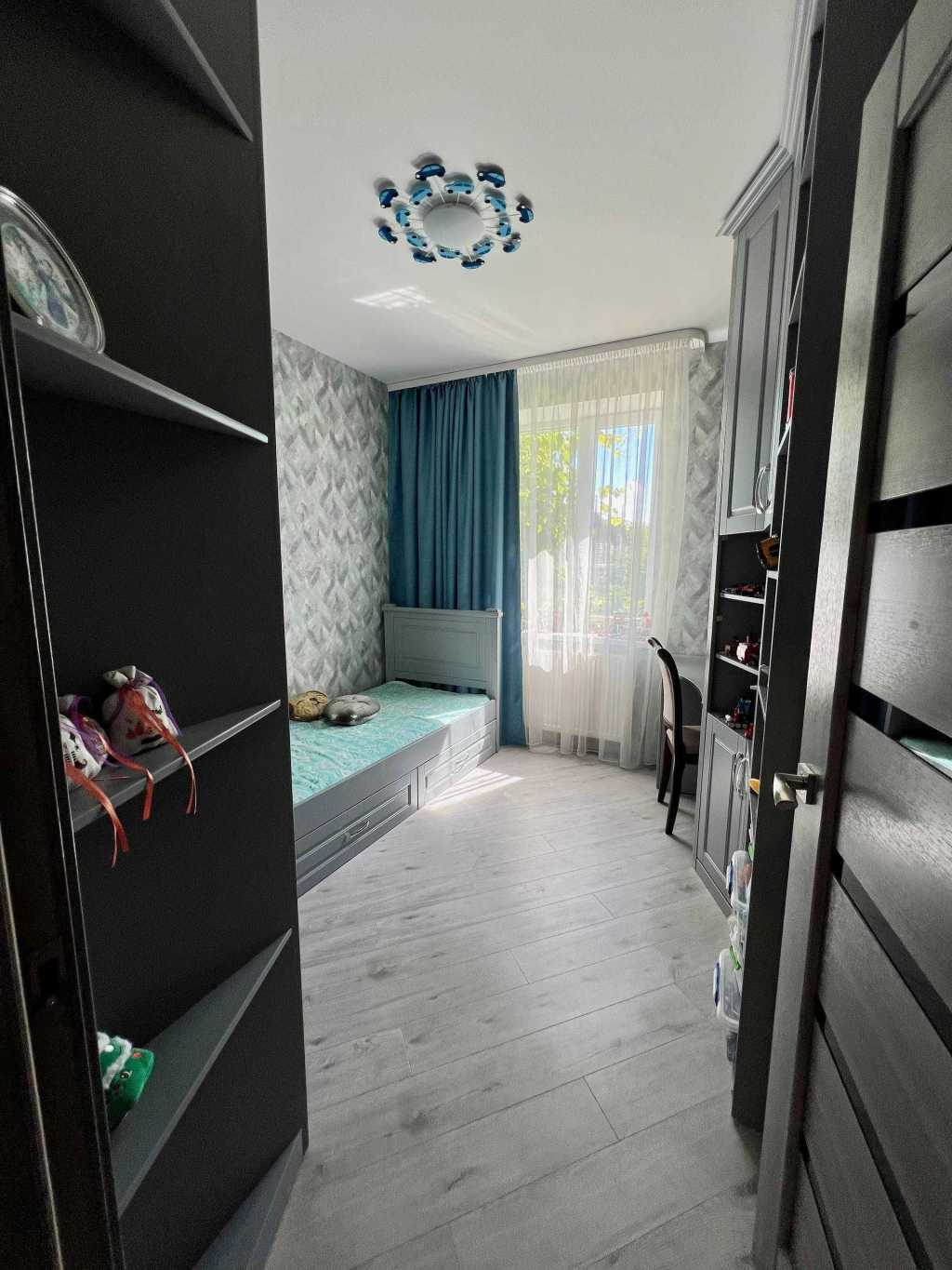 Продажа 4-комнатной квартиры 88 м², Военный городок 11-й ул.