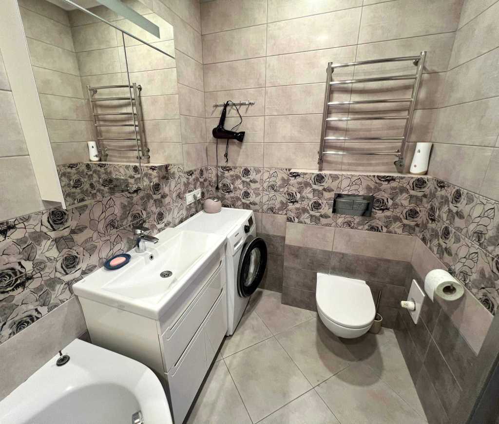 Продажа 4-комнатной квартиры 88 м², Военный городок 11-й ул.