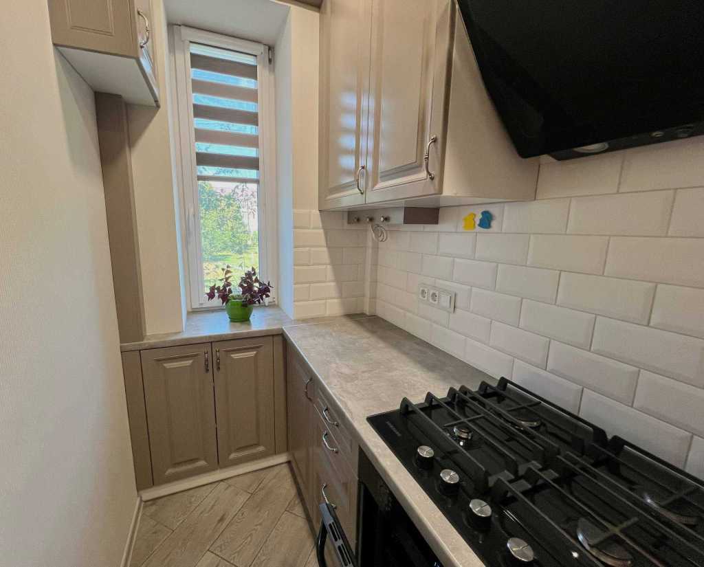 Продажа 4-комнатной квартиры 88 м², Военный городок 11-й ул.