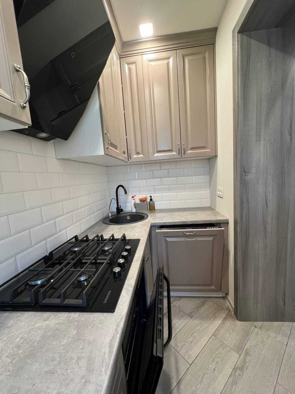 Продажа 4-комнатной квартиры 88 м², Военный городок 11-й ул.