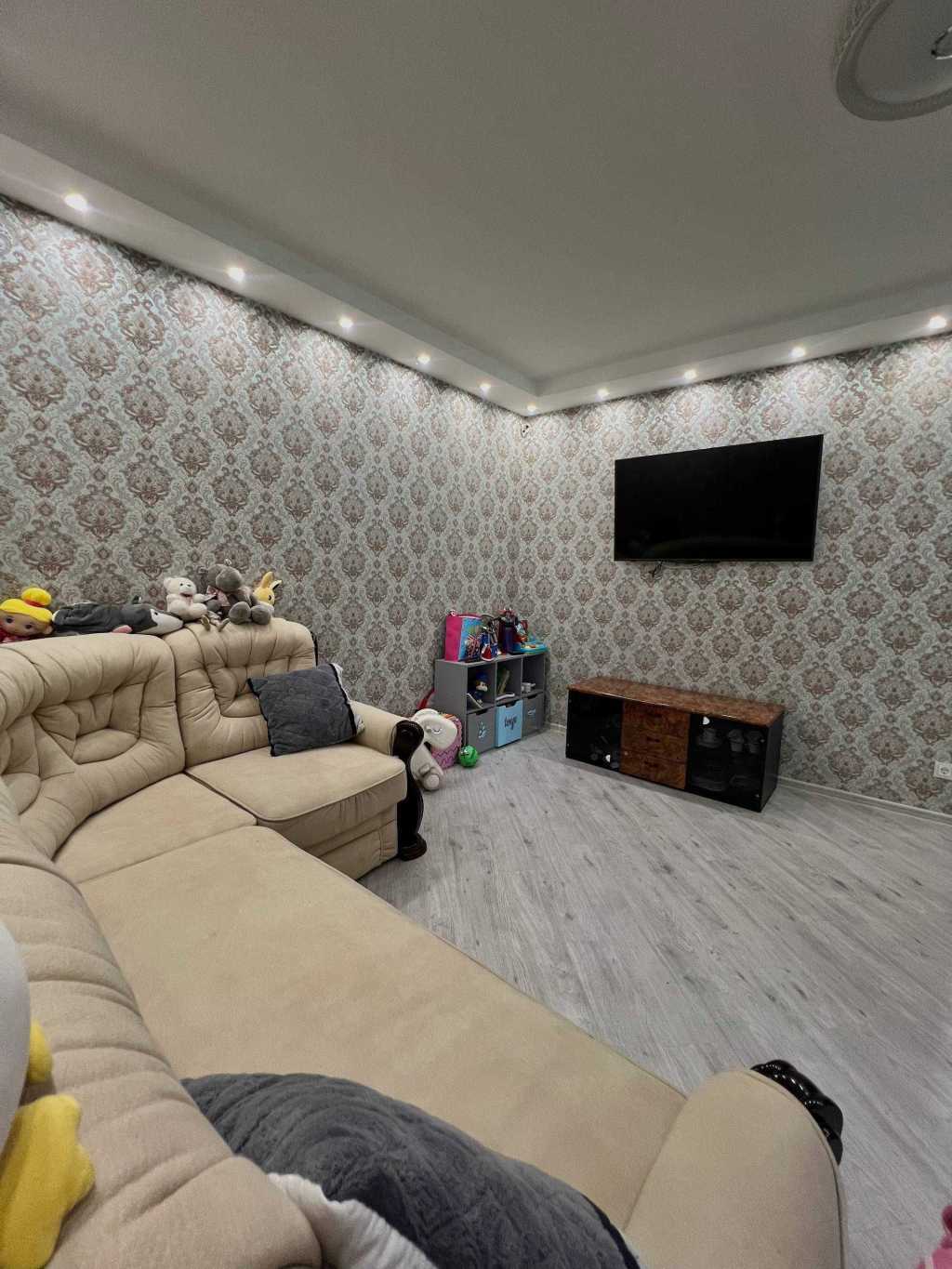Продажа 4-комнатной квартиры 88 м², Военный городок 11-й ул.
