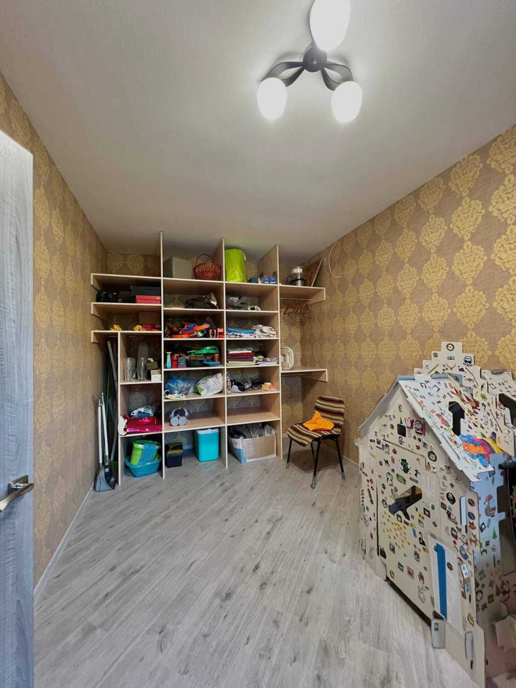Продажа 4-комнатной квартиры 88 м², Военный городок 11-й ул.