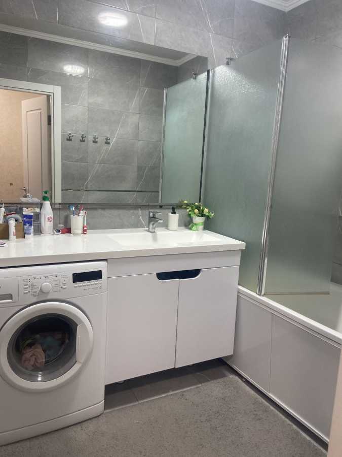 Продажа 2-комнатной квартиры 72.7 м², Балтийский пер., 5