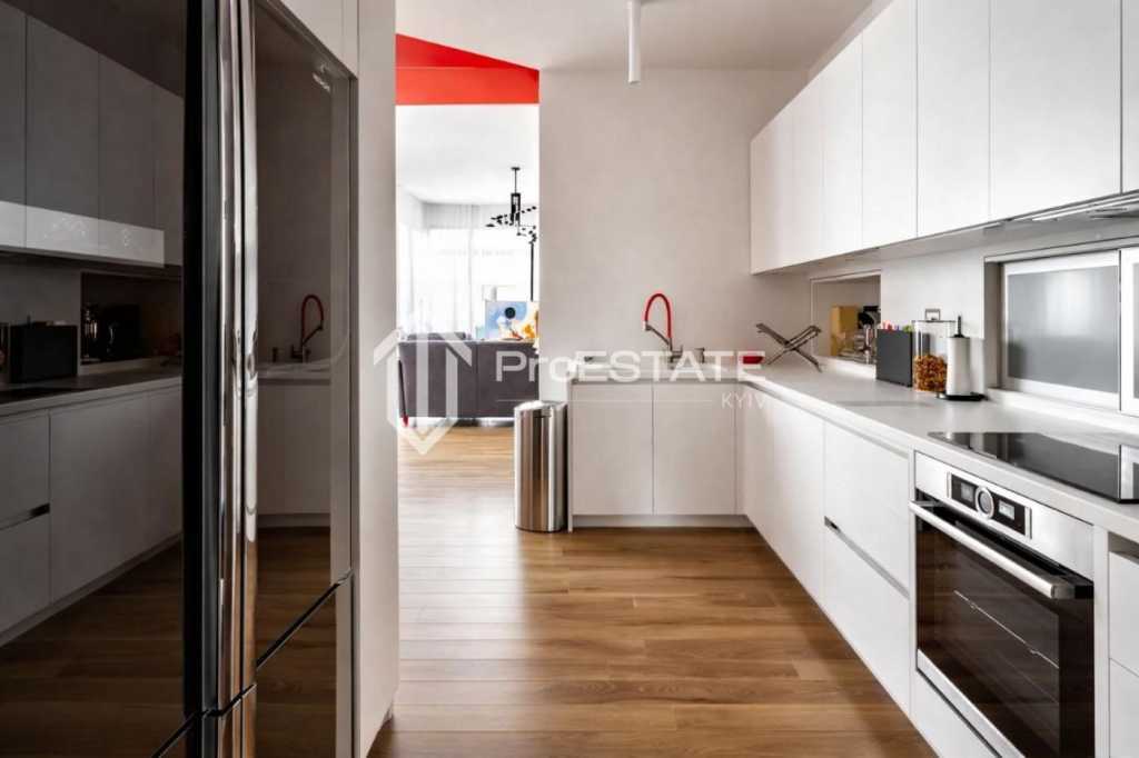 Продажа 4-комнатной квартиры 221 м², Евгения Коновальца ул., 36