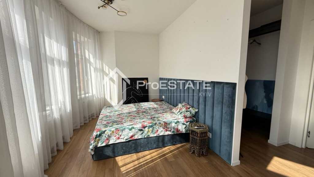 Продажа 4-комнатной квартиры 221 м², Евгения Коновальца ул., 36