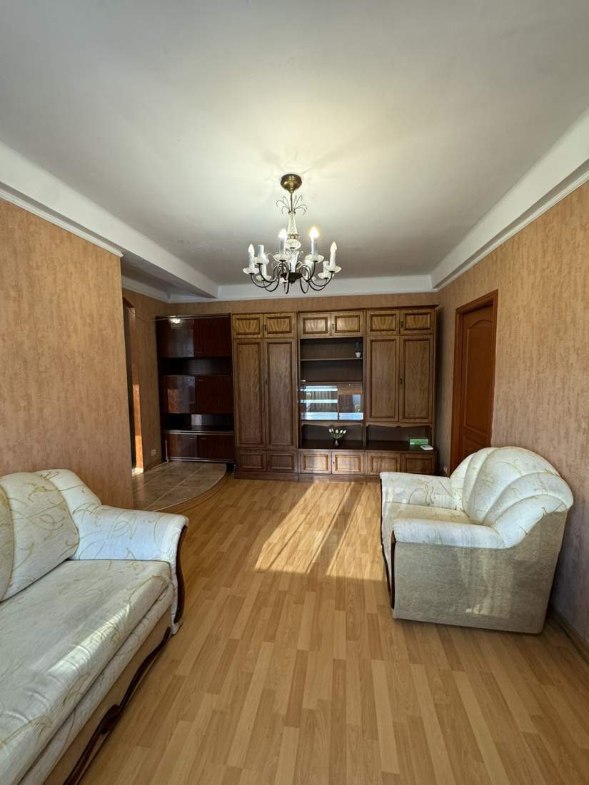 Продажа 2-комнатной квартиры 47.1 м², Строителей ул., 14