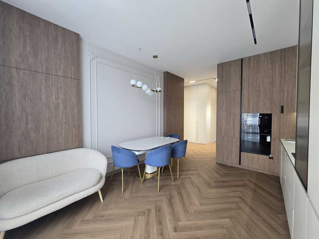 Продажа 2-комнатной квартиры 65 м², Метрологическая ул., 31