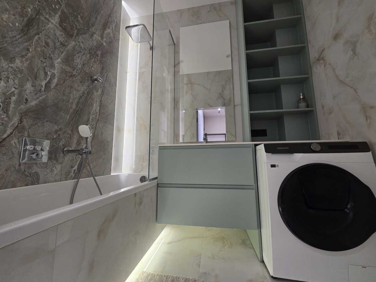 Продажа 2-комнатной квартиры 65 м², Метрологическая ул., 31