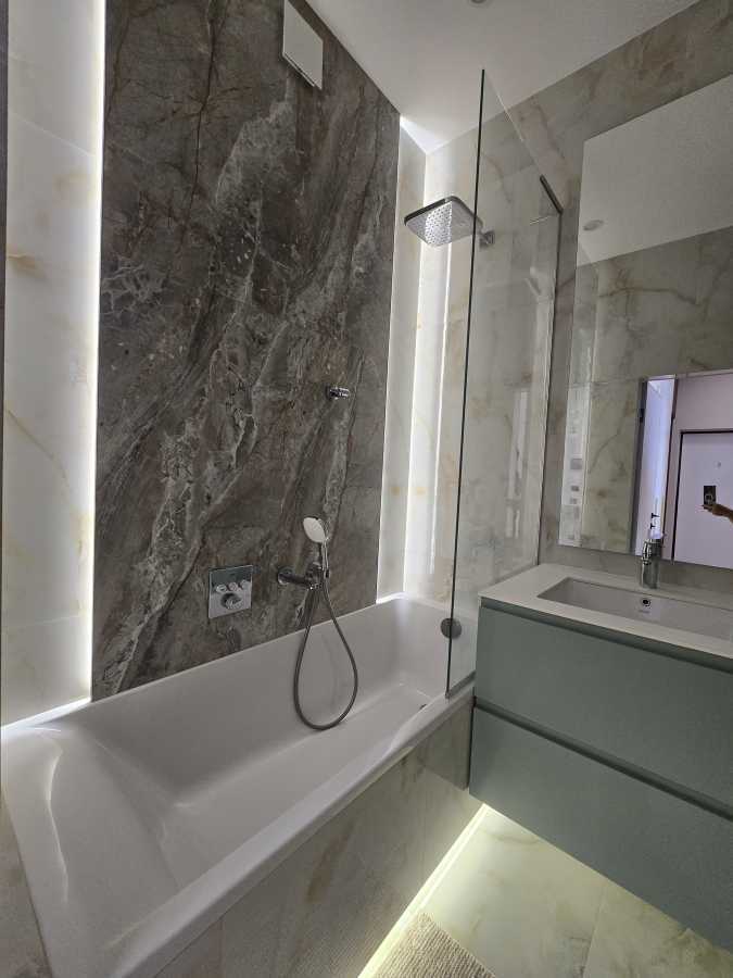 Продажа 2-комнатной квартиры 65 м², Метрологическая ул., 31