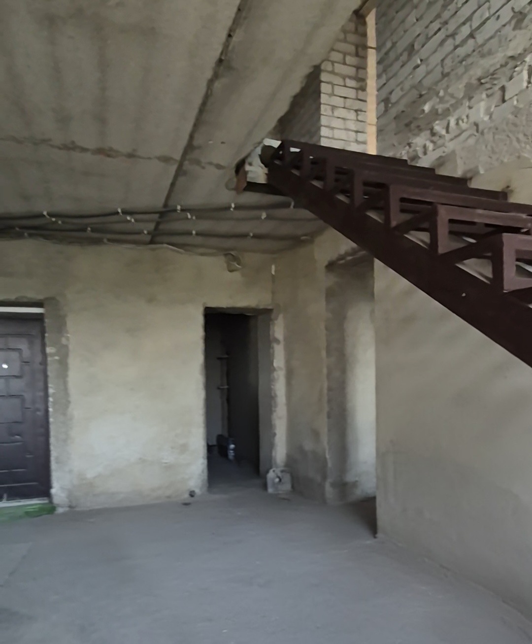 Продажа 4-комнатной квартиры 181 м², Роганская ул., 130/3