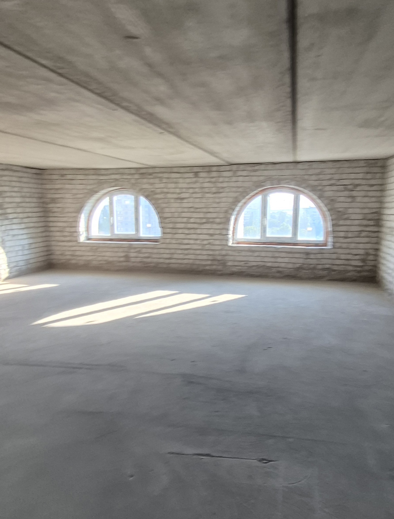 Продажа 4-комнатной квартиры 181 м², Роганская ул., 130/3