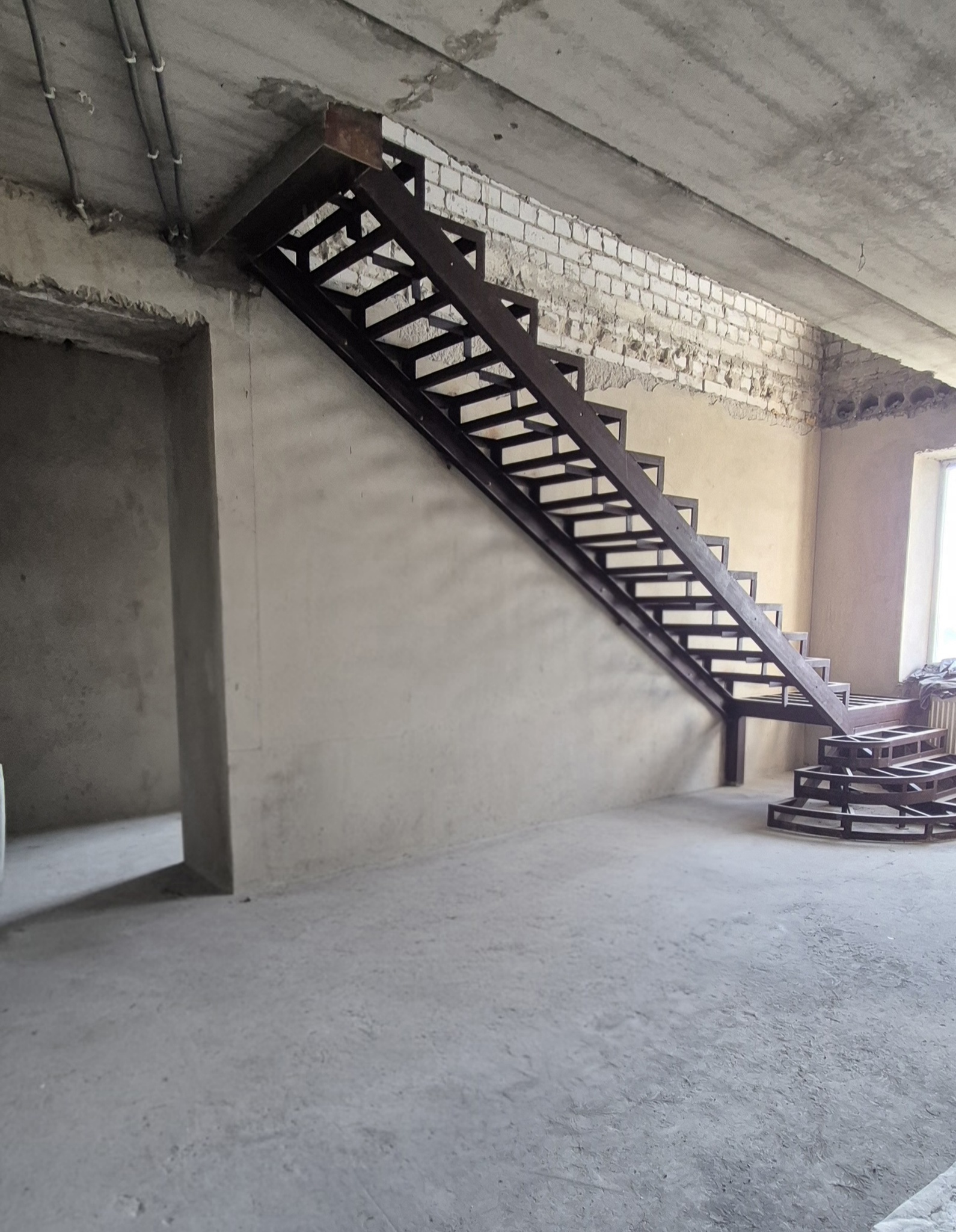 Продажа 4-комнатной квартиры 181 м², Роганская ул., 130/3