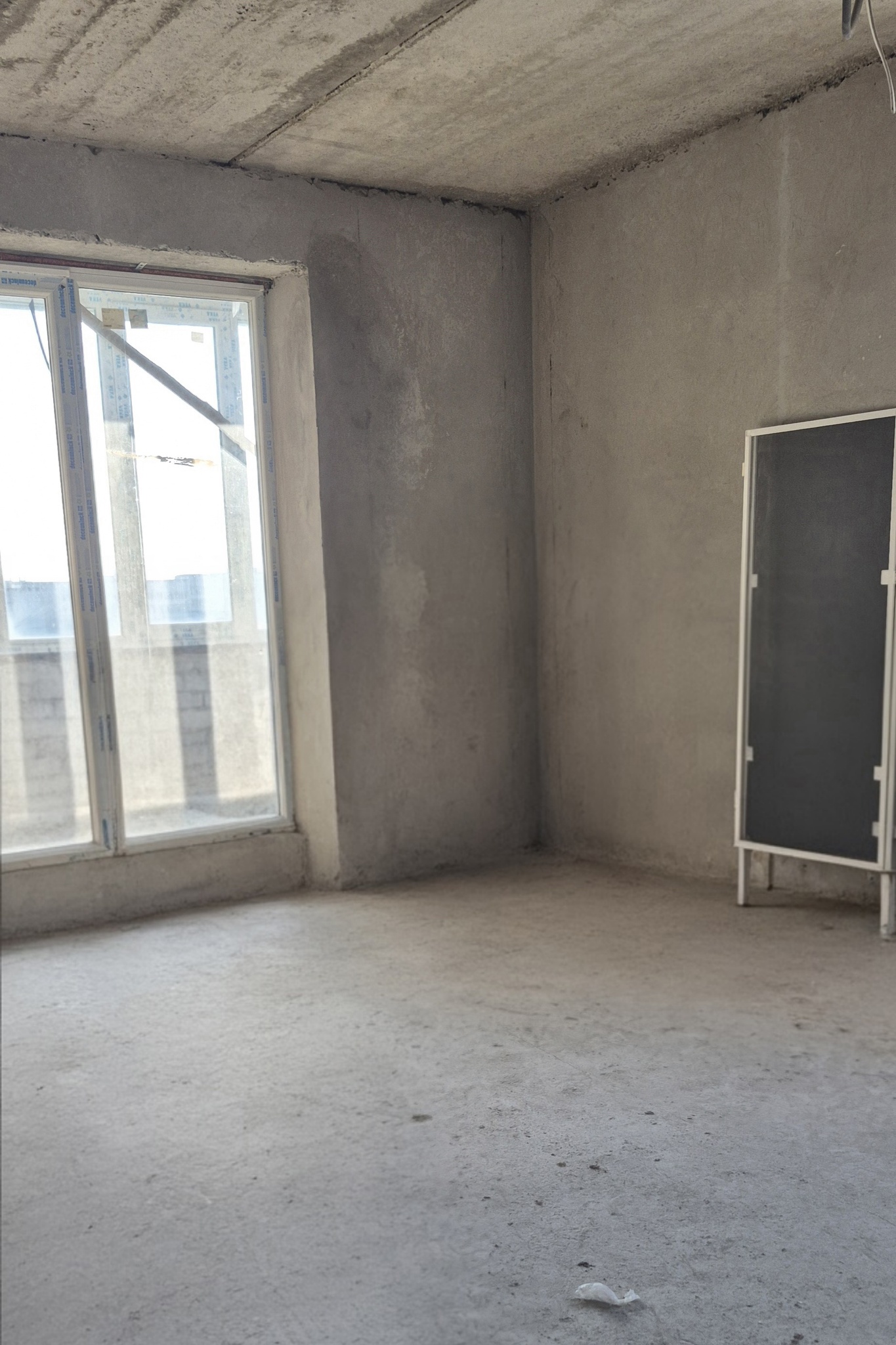 Продажа 4-комнатной квартиры 181 м², Роганская ул., 130/3