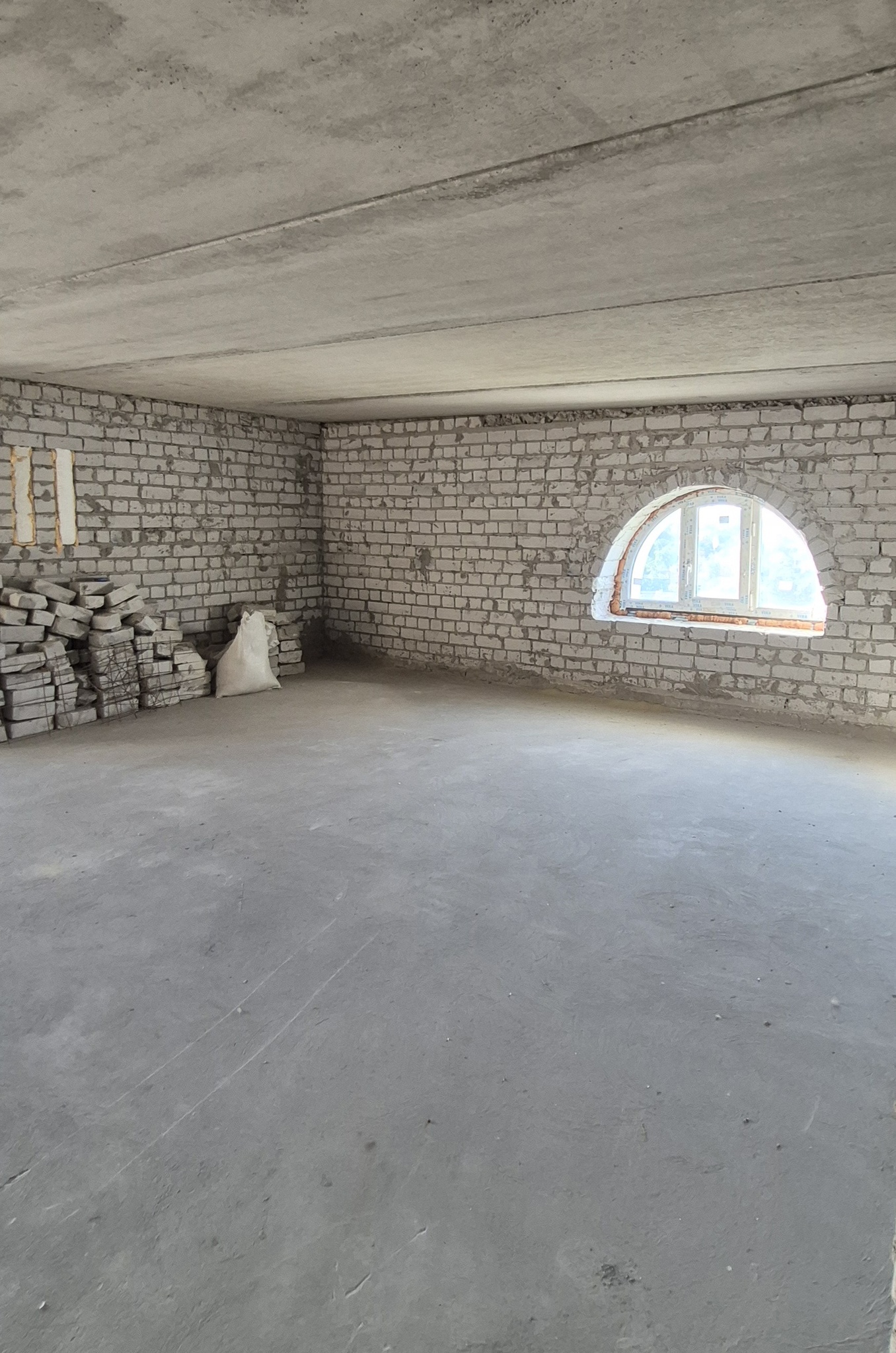 Продажа 4-комнатной квартиры 181 м², Роганская ул., 130/3