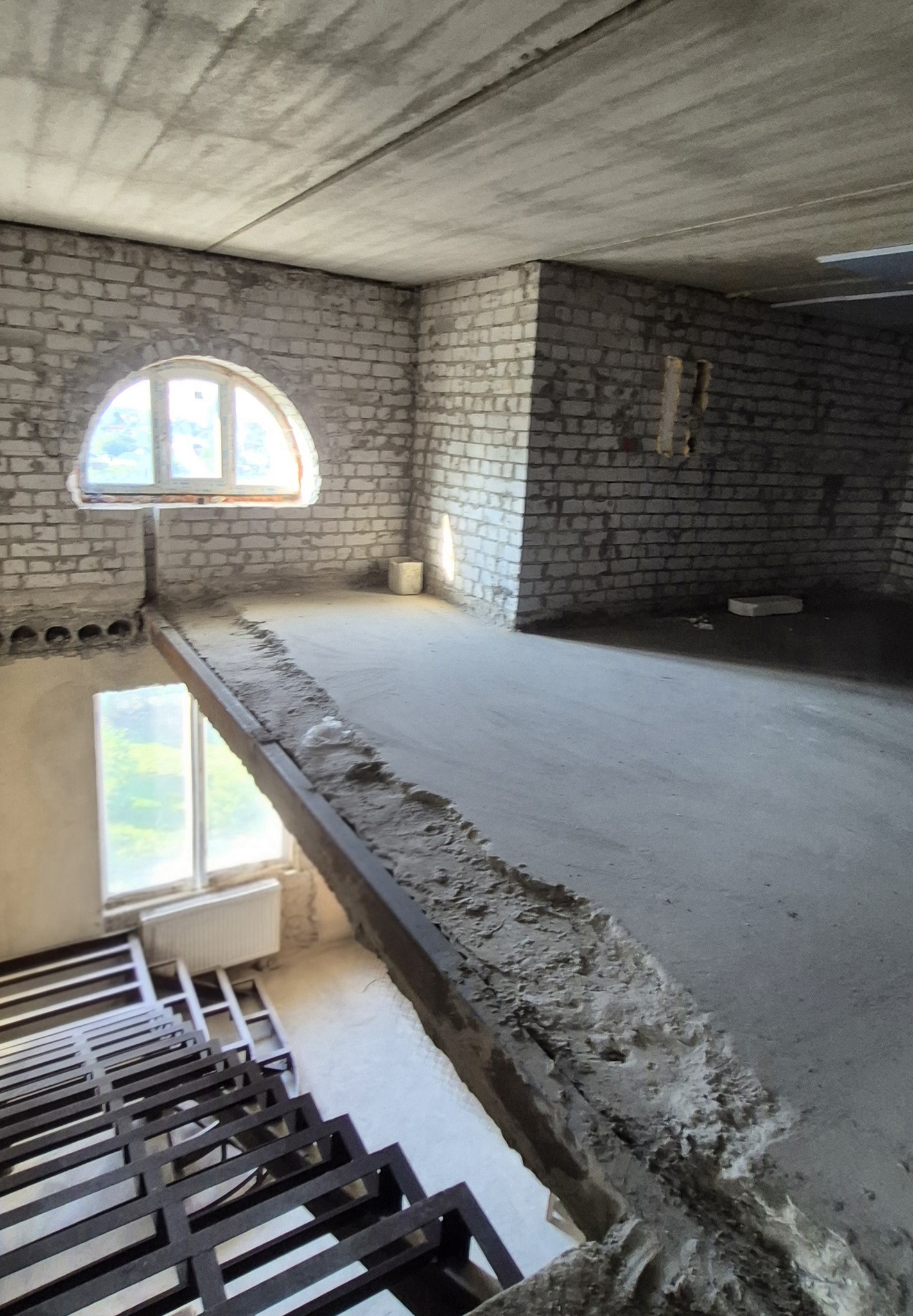 Продажа 4-комнатной квартиры 181 м², Роганская ул., 130/3