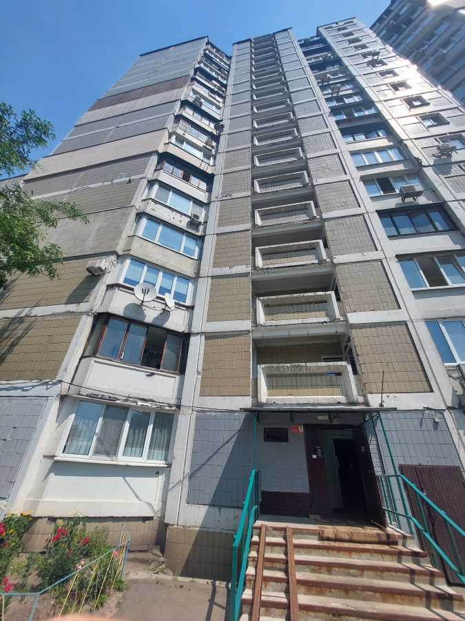 Аренда 2-комнатной квартиры 54 м², Ревуцкого ул., 11А