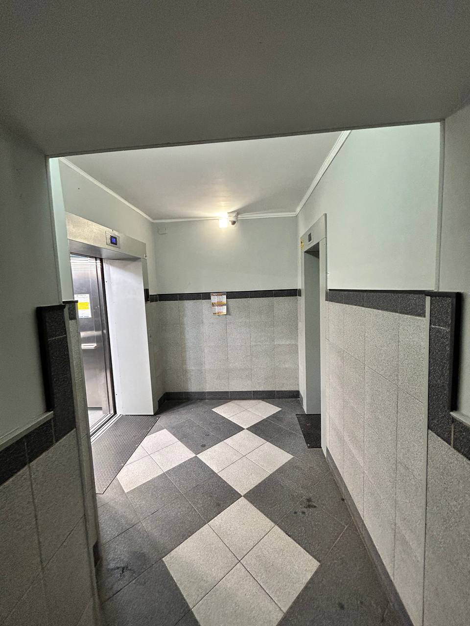 Продажа 3-комнатной квартиры 68 м², Днепровская наб., 13