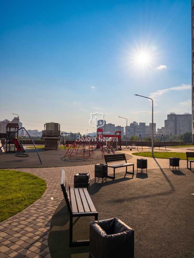 Продажа 3-комнатной квартиры 97 м², Ревуцкого ул., 40В
