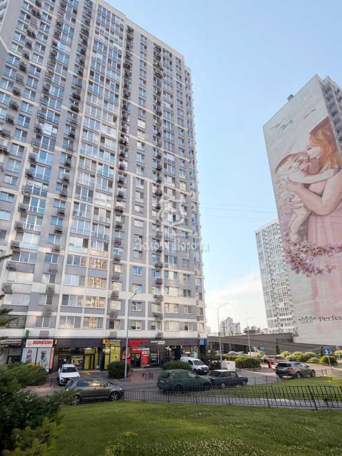 Продажа 3-комнатной квартиры 97 м², Ревуцкого ул., 40В